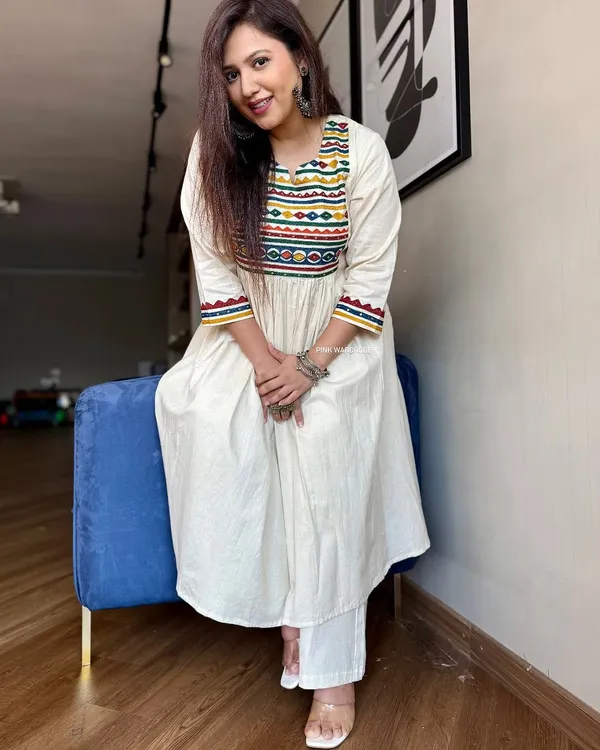 Nomad_Threads_Kurta_Set