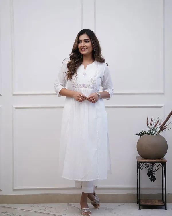 Ivory_Blossom_Kurta_Set
