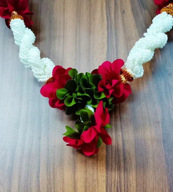 Pearl_&_Multicolor_Premium_Garland_For_Divine_Blessings_&_Rituals