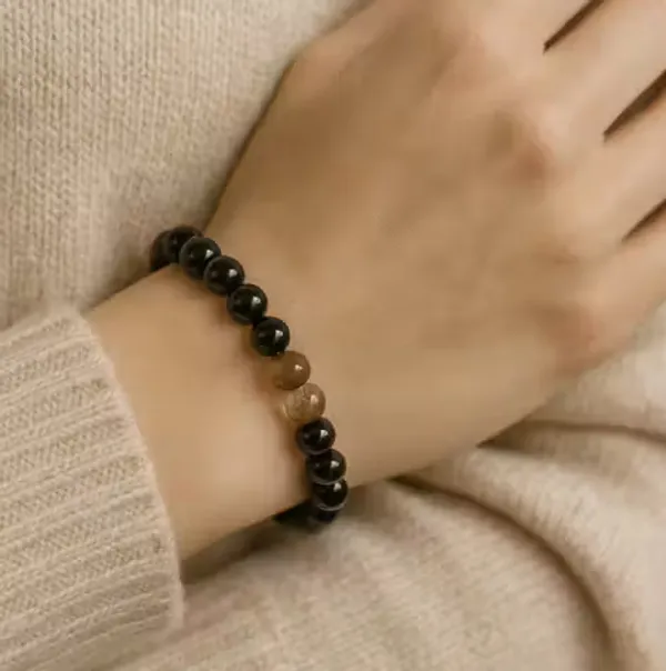 Natural_Onyx_Protection_Bracelet_For_Strength,_Stability_&_Grounding