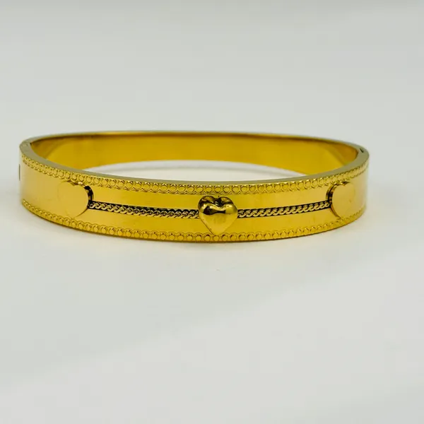 18K_Gold_Plated_Stainless_Steel_Heart_Design_Bracelet_Bangle_|_Anti-Tarnish,_Waterproof