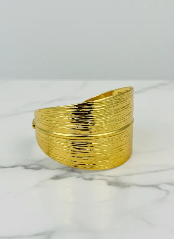 18K_Gold_Plated_Stainless_Steel_Leaf-Inspired_Cuff_Bracelet_|_Nature_Textured_Overlap_Design_|_Anti-Tarnish,_Waterproof