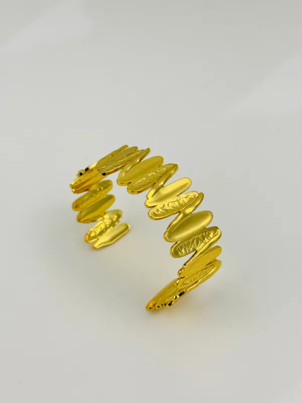 18K_Gold_Plated_Stainless_Steel_Wave_Pattern_Cuff_Bracelet_|_Anti-Tarnish,_Waterproof_&_Adjustable