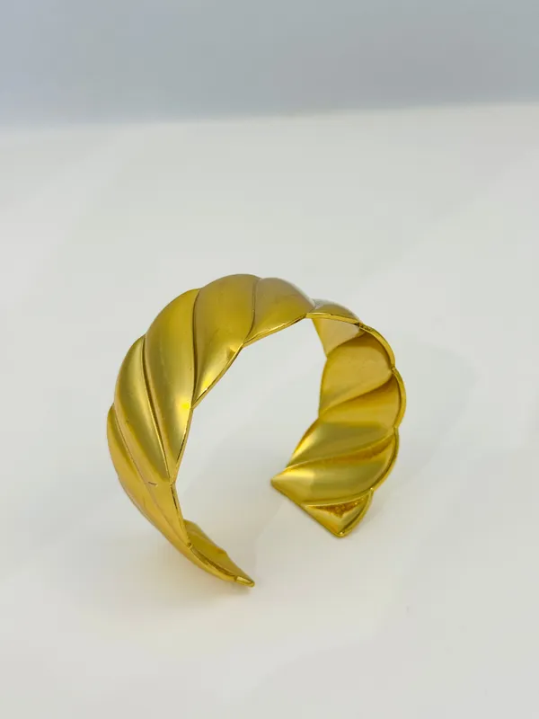 18K_Gold_Plated_Stainless_Steel_Bold_Twisted_Cuff_Bracelet_|_Anti-Tarnish,_Waterproof_&_Adjustable