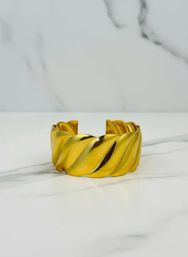 18K_Gold_Plated_Stainless_Steel_Bold_Twisted_Cuff_Bracelet_|_Anti-Tarnish,_Waterproof_&_Adjustable