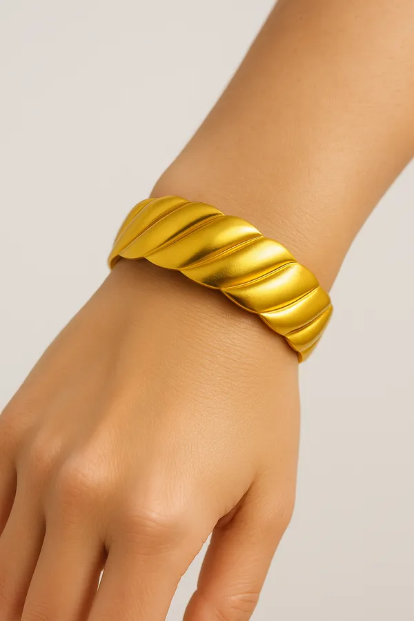 18K_Gold_Plated_Stainless_Steel_Bold_Twisted_Cuff_Bracelet_|_Anti-Tarnish,_Waterproof_&_Adjustable