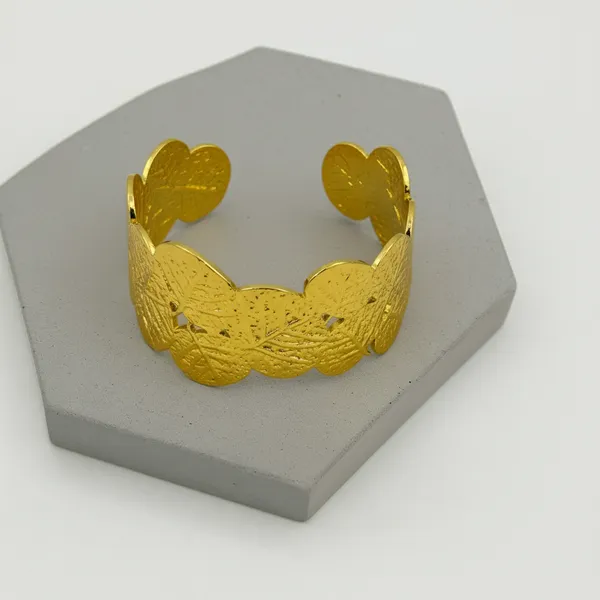18K_Gold_Plated_Stainless_Steel_Nature_Leaf_Cuff_Bracelet_|_Anti-Tarnish,_Waterproof_&_Adjustable