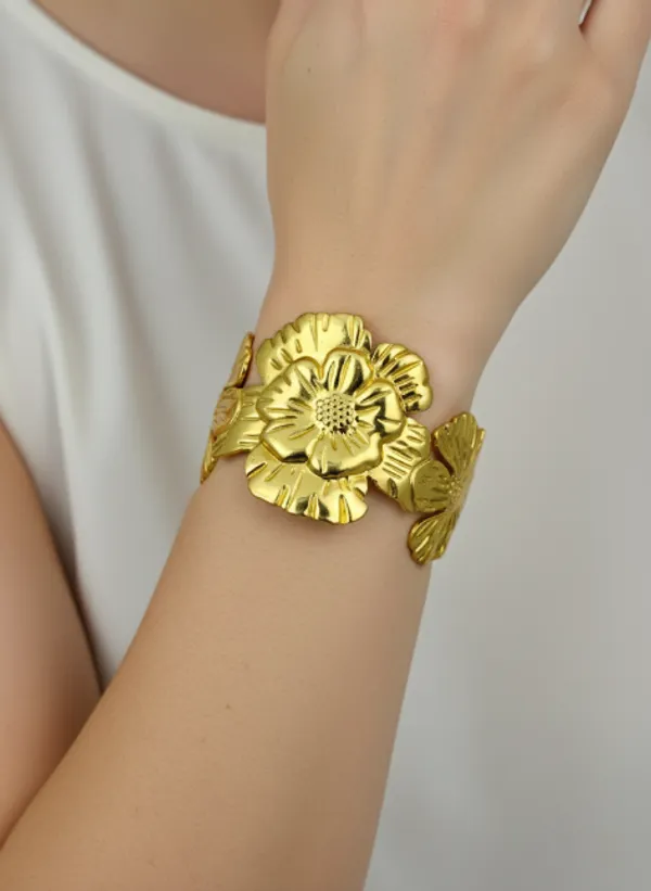 18K_Gold_Plated_Stainless_Steel_Bold_Floral_Cuff_Bracelet_|_Anti-Tarnish,_Waterproof_&_Adjustable