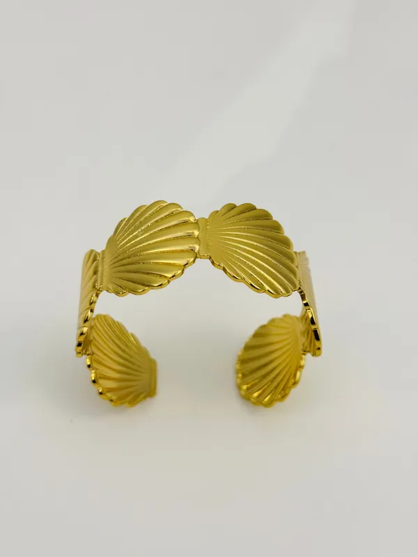 18K_Gold_Plated_Stainless_Steel_Seashell_Cuff_Bracelet_|_Anti-Tarnish,_Waterproof_&_Adjustable