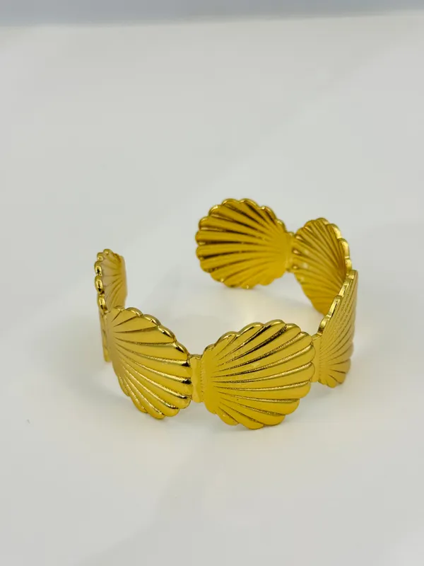 18K_Gold_Plated_Stainless_Steel_Seashell_Cuff_Bracelet_|_Anti-Tarnish,_Waterproof_&_Adjustable