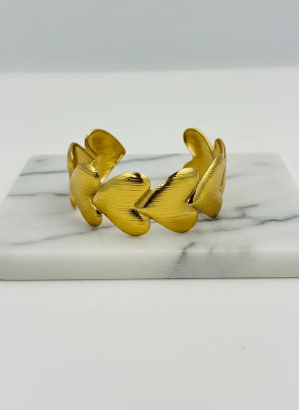 18K_Gold_Plated_Stainless_Steel_Golden_Heart_Cuff_Bracelet_|_Anti-Tarnish,_Waterproof_&_Adjustable