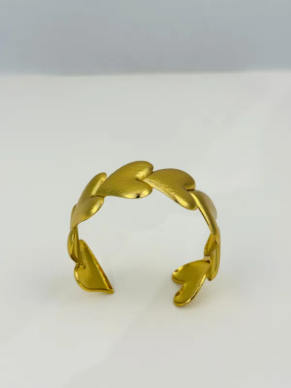 18K_Gold_Plated_Stainless_Steel_Golden_Heart_Cuff_Bracelet_|_Anti-Tarnish,_Waterproof_&_Adjustable