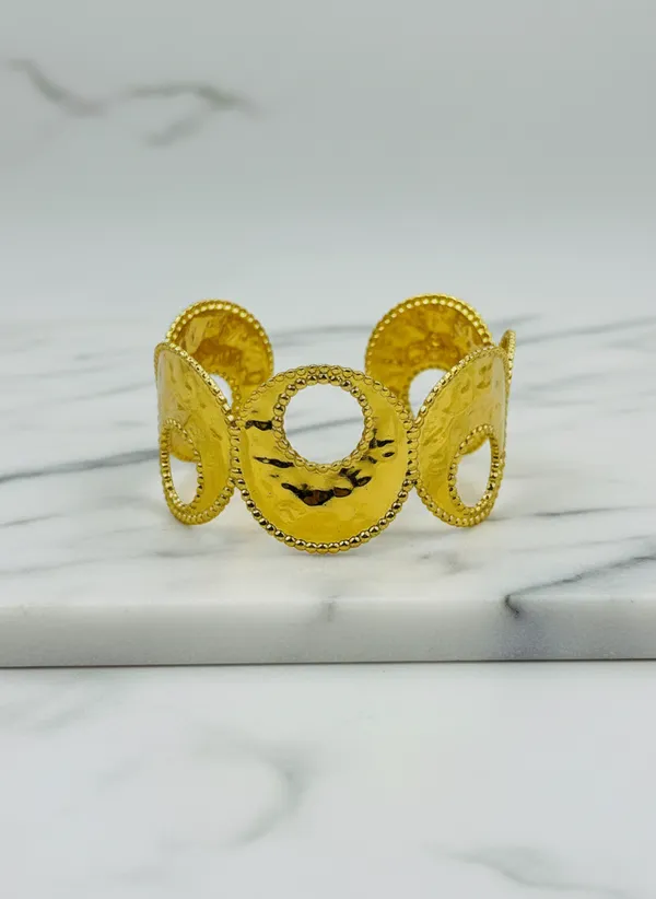 18K_Gold_Plated_Stainless_Steel_Open_Circle_Hammered_Cuff_Bracelet_|_Anti-Tarnish,_Waterproof_&_Adjustable
