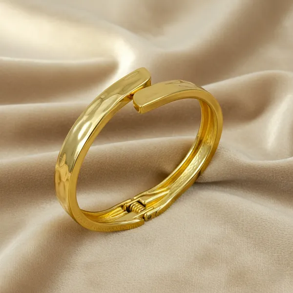 Gold-Plated_Stainless_Steel_Hammered_Open_Bracelet_|_Anti-Tarnish_&_Waterproof