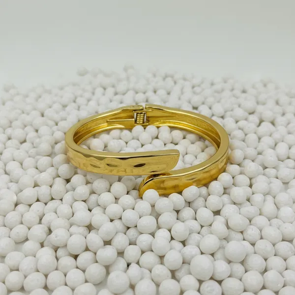 Gold-Plated_Stainless_Steel_Hammered_Open_Bracelet_|_Anti-Tarnish_&_Waterproof