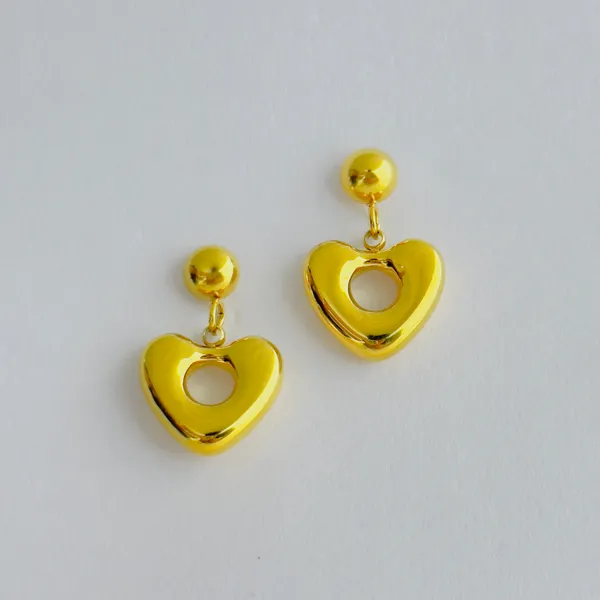 Golden_Luxe_Love_Emerald_Heart_Earrings_For_Women