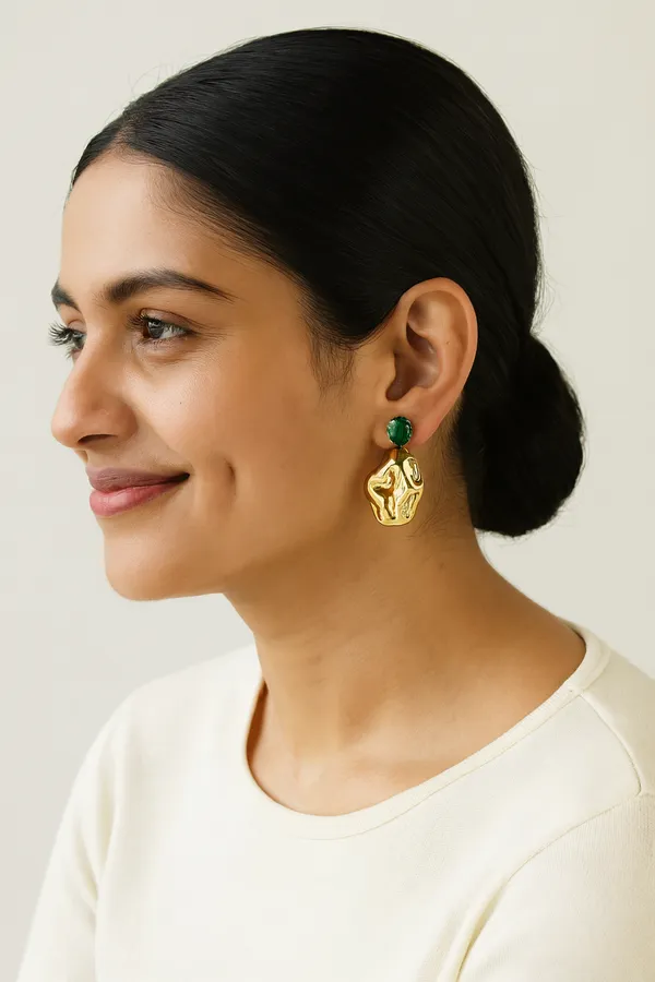 Golden_Royal_Glow_Green_Stone_Heart_Earrings_For_Women