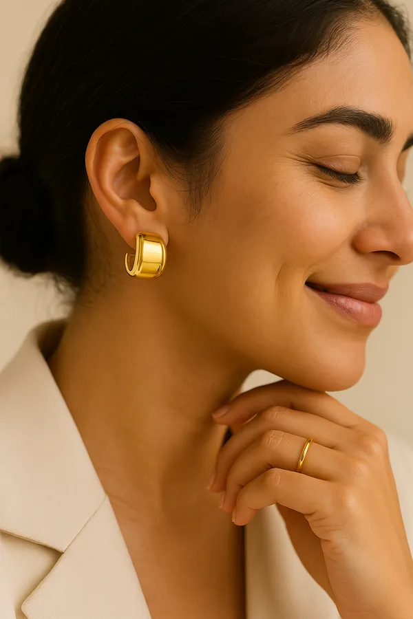 Golden_Whisper_Pearl_Hoop_Earrings