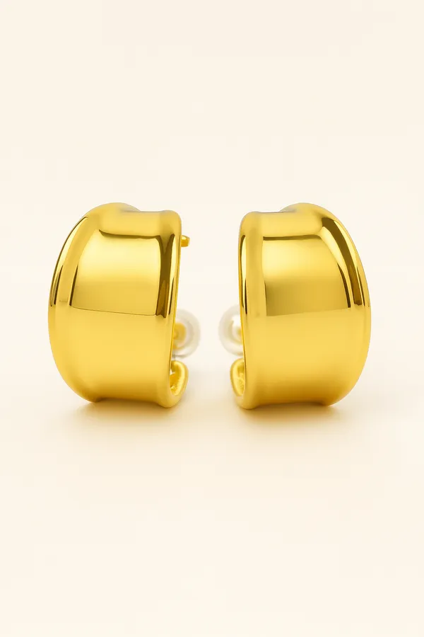 Golden_Whisper_Pearl_Hoop_Earrings