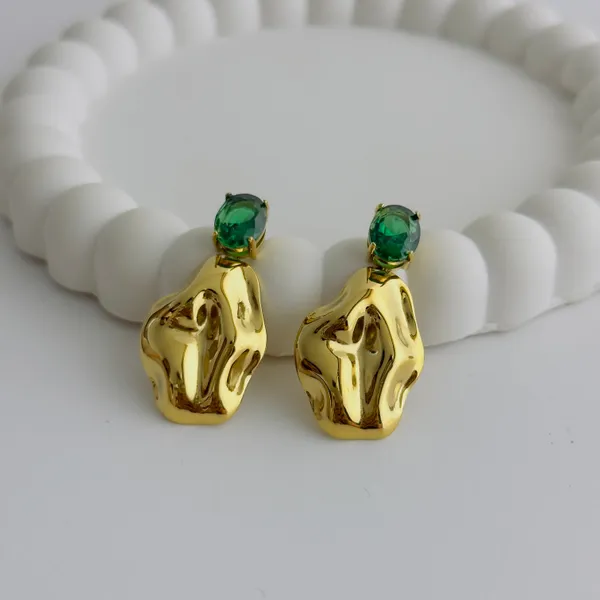 Golden_Emerald_Glow_Sculpted_Earrings_For_Women