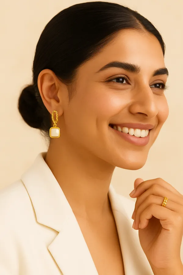 Golden_Whisper_Pearl_Hoop_Earrings_For_Women
