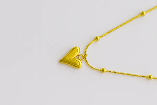 Golden_Whisper_Heart_Charm_Chain_For_Women