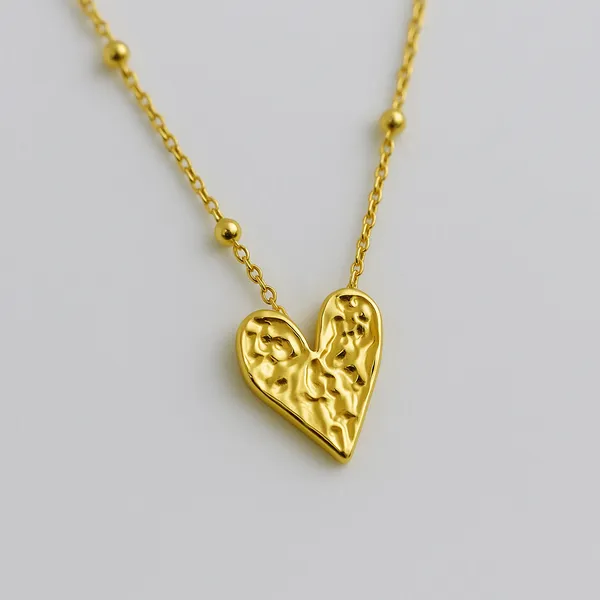 Golden_Textured_Heart_Necklace_For_Women