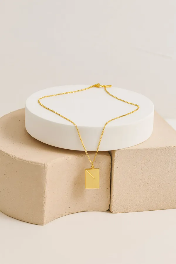Golden_Royal_Charm_Pearl_Center_Necklace_For_Women