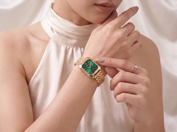 Ziwels_Luxury_Gold_Rectangle_Green_Dial_Watch_for_Women_|_Elegant_Quartz_Bracelet_Watch_|_Premium_Designer_Wristwatch