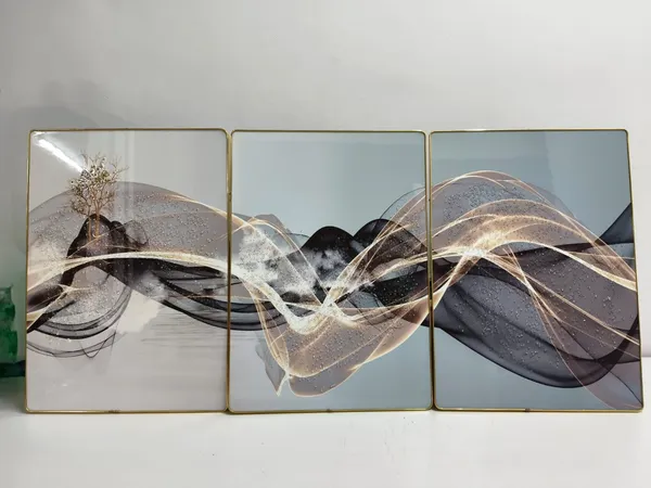 Multicolor_Pvc_Premium_Crystal_Wall_Frame_(H_28_X_W_80_In)