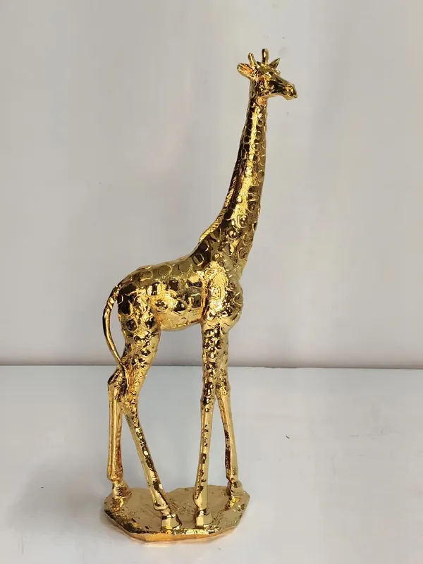 Gold_Resin_Decorative_Giraffe_Statue_(H_22_X_W_8_In)