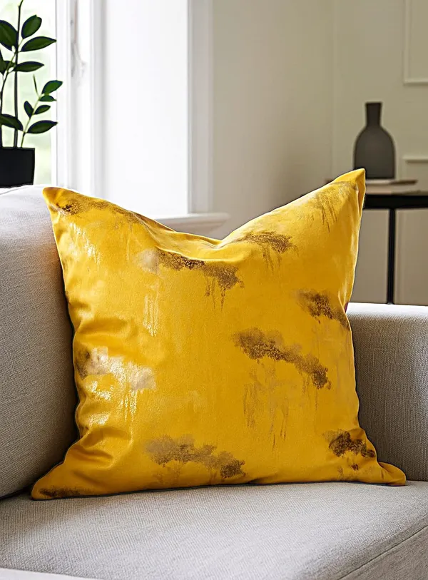 Yellow_Polyester_&_Cotton_Pillow_Cover_(H_17_X_W_17_In)