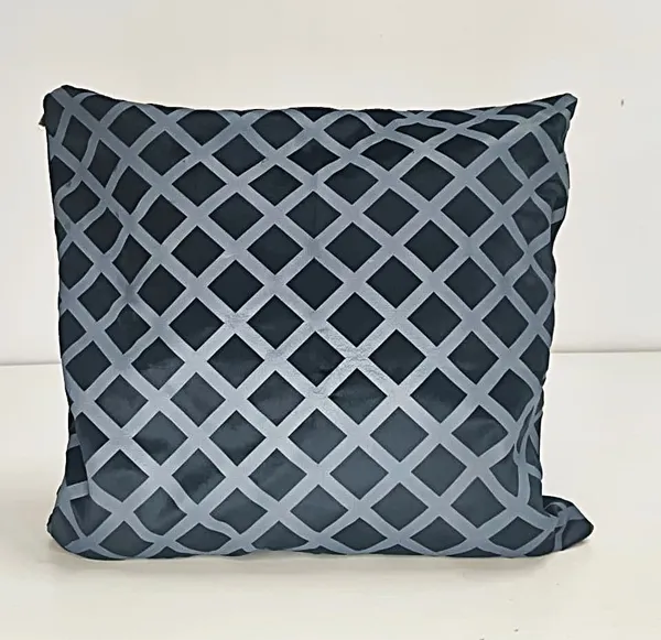 Black_Velvet_Pillow_Cover_(H_17_X_W_17_In)