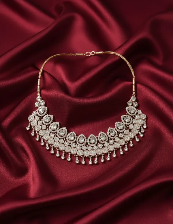 Silver_Elegant_Luxury_Necklace_For_Women