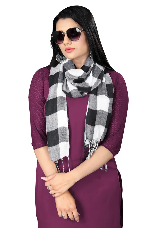 Black_&_White_Check_Soft_Mist_Casual_Wear_Scarf_For_Women