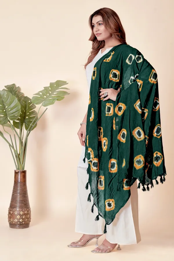 Green_Cotton_Bandhani_Circle_Ethnic_Dupatta_For_Women