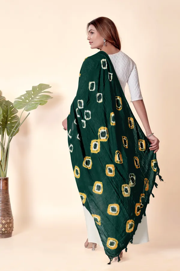 Green_Cotton_Bandhani_Circle_Ethnic_Dupatta_For_Women