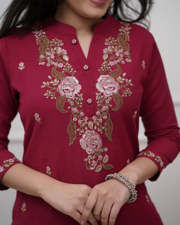 Maroon_Rayon_Premium_&_Elegant_Collar_Neck_A-Line_Knee_Length_Kurta_Set_With_Dupatta_For_Women