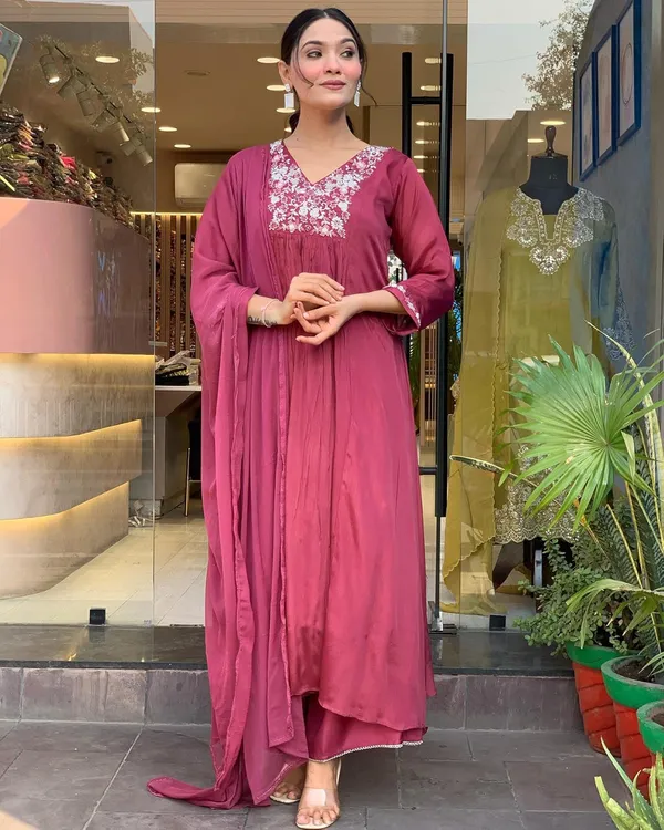 Peach_Viscose_Chinnon_Premium_&_Elegant_V_Neck_A-Line_Knee_Length_Kurta_Set_With_Dupatta_For_Women
