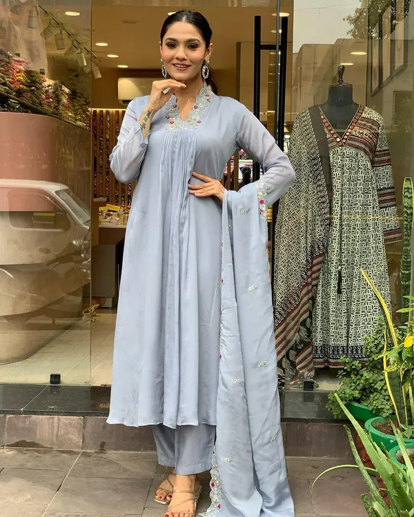 Grey_Viscose_Chanderi_Premium_&_Elegant_V_Neck_A-Line_Knee_Length_Kurta_Set_With_Dupatta_For_Women