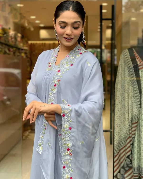Grey_Viscose_Chanderi_Premium_&_Elegant_V_Neck_A-Line_Knee_Length_Kurta_Set_With_Dupatta_For_Women
