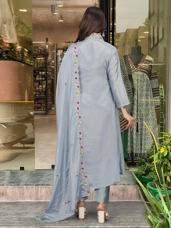 Grey_Viscose_Chanderi_Premium_&_Elegant_V_Neck_A-Line_Knee_Length_Kurta_Set_With_Dupatta_For_Women