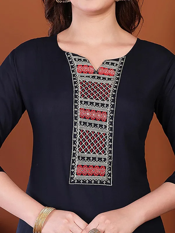 Navyblue_Rayon_Premium_&_Elegant_Round_Neck_A-Line_Knee_Length_Kurta_Set_With_Dupatta_For_Women