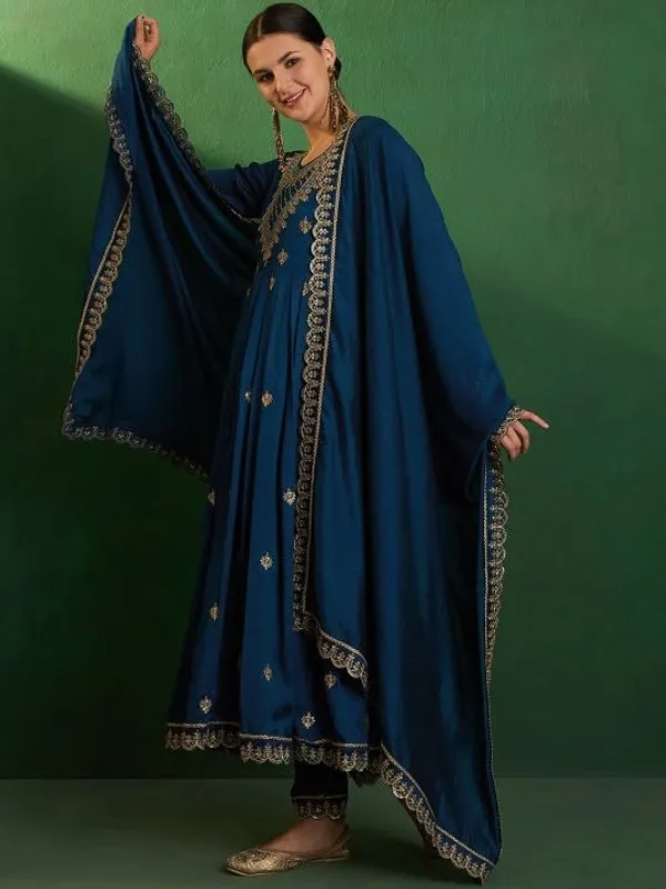 Morpich_Cp_Vichitra_Premium_&_Elegant_Round_Neck_A-Line_Knee_Length_Kurta_Set_With_Dupatta_For_Women