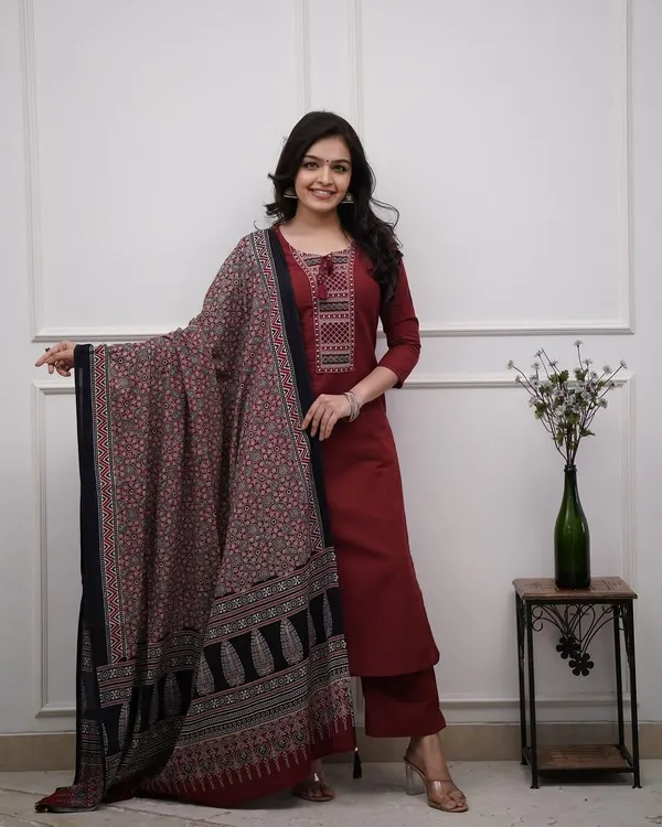Maroon_Rayon_Premium_&_Elegant_Round_Neck_A-Line_Knee_Length_Kurta_Set_With_Dupatta_For_Women