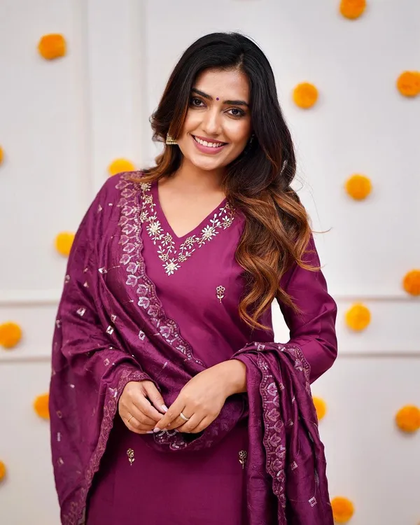Purple_Viscose_Chanderi_Premium_&_Elegant_V_Neck_A-Line_Knee_Length_Kurta_Set_With_Dupatta_For_Women