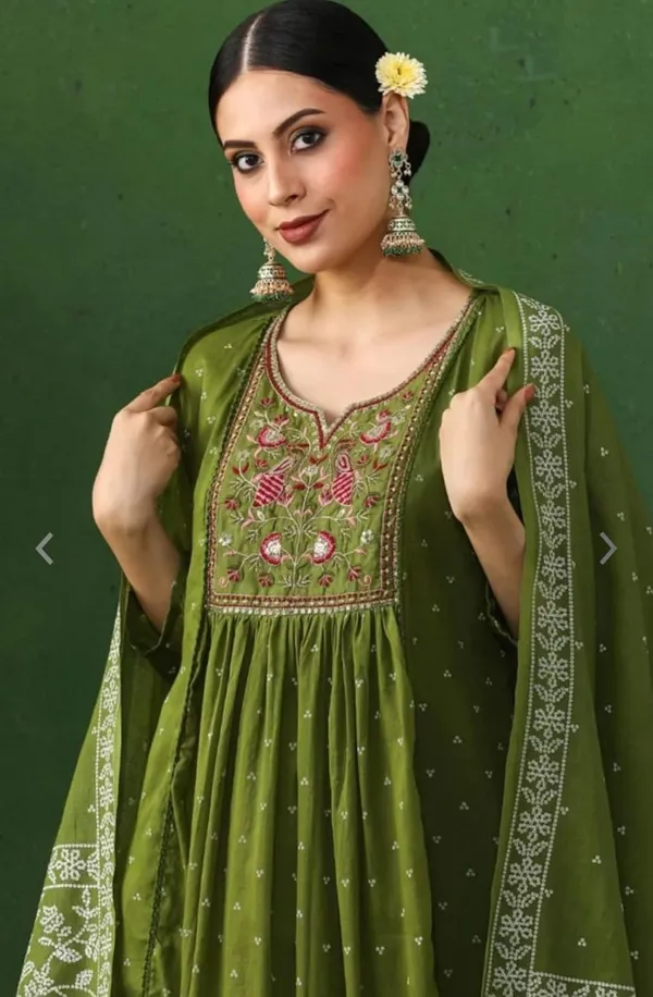 Piuart_Cotton_Premium_&_Elegant_A-Line_Knee_Length_Kurta_Set_With_Dupatta_For_Women