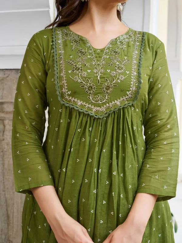 Green_Cotton_Premium_&_Elegant_Split_Neck_A-Line_Knee_Length_Kurta_Set_With_Dupatta_For_Women