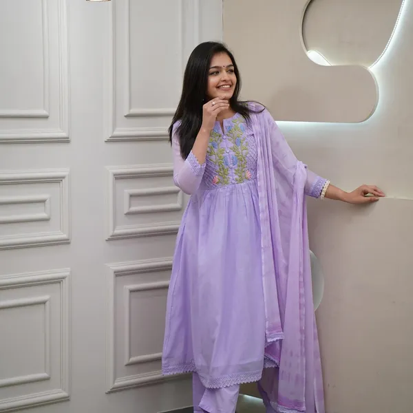 Lavender_Georgette_Premium_&_Elegant_A-Line_Knee_Length_Kurta_Set_With_Dupatta_For_Women