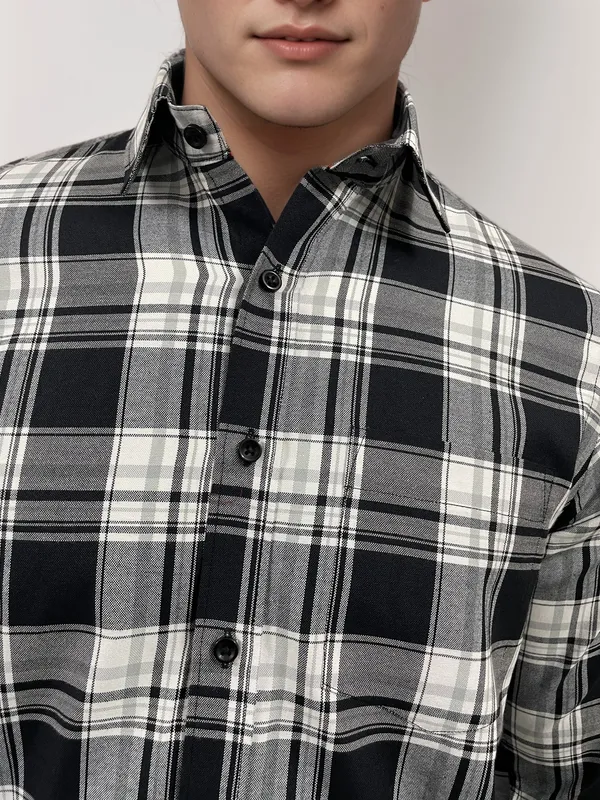 Black_&_White_Classic_Checked_Warm_Winter_Rich_Shirt_For_Men